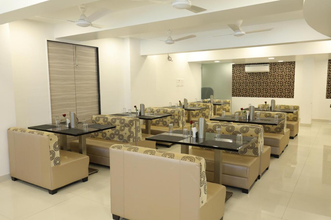 Imperial Grande Resort Lonavala Exterior foto